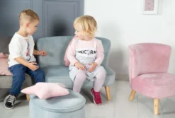 Roba Kindersofa „Lil Sofa“, Bequeme Kindercouch Mit Stabilen Holzfüßen Und Samtstoff In Sky/Hellblau 11 Roba Kindersofa „Lil Sofa“, Bequeme Kindercouch Mit Stabilen Holzfüßen Und Samtstoff In Sky/Hellblau -Babyfreude Deutschland Verkaufs-Shop 7bece56d4a18c5a2e172784859e90b2c