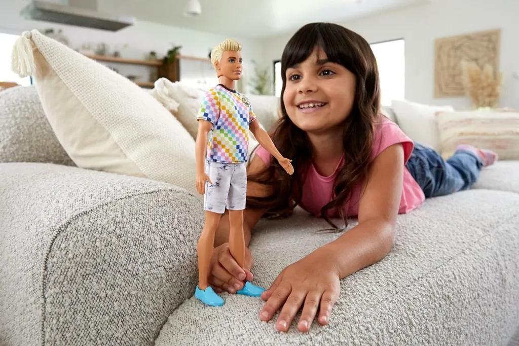 Barbie Ken Fashionistas Puppe Im Karierten T-Shirt 5 Barbie Ken Fashionistas Puppe Im Karierten T-Shirt – Bild 5