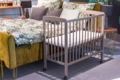 Fillikid Beistellbett Nino Exclusiv, Größe:mit Matratze, Design:grau -Babyfreude Deutschland Verkaufs-Shop 8aa1802176c5d5c5bf6050a21036e6a2