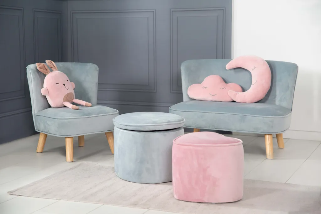 Roba Kindersofa „Lil Sofa“, Bequeme Kindercouch Mit Stabilen Holzfüßen Und Samtstoff In Sky/Hellblau 7 Roba Kindersofa „Lil Sofa“, Bequeme Kindercouch Mit Stabilen Holzfüßen Und Samtstoff In Sky/Hellblau – Bild 7