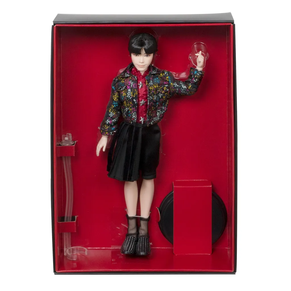 MATTEL BTS Prestige Fashion Puppe J-Hope 6 MATTEL BTS Prestige Fashion Puppe J-Hope – Bild 6